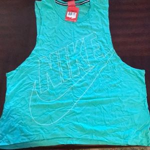 Nike workout top